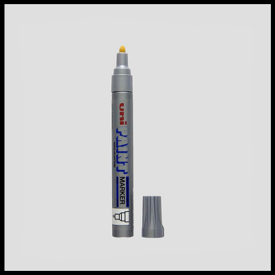 Uni Paint Marker PX-20 Medium Silver 2,5mm